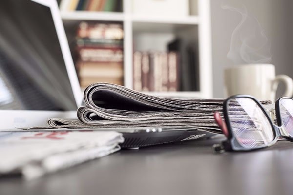 將要整列的零件隨意放到整列機(jī)治具板，然后加以各 01